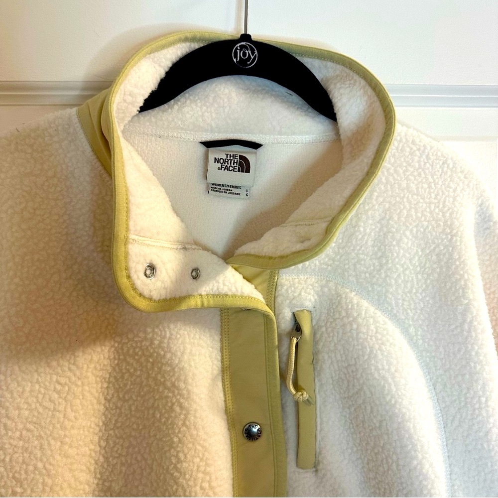 The North Face Teddy Jacket L - Picture 2 of 4